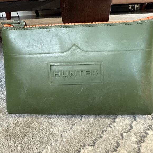 Hunter Handbags - Hunter for Target Green Rubber Pouch Zipper Small Bag Tote Make Up Bag 7.5” X 5”